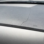 Tableau de bord fissuré côté airbag : risque au contrôle technique ?
